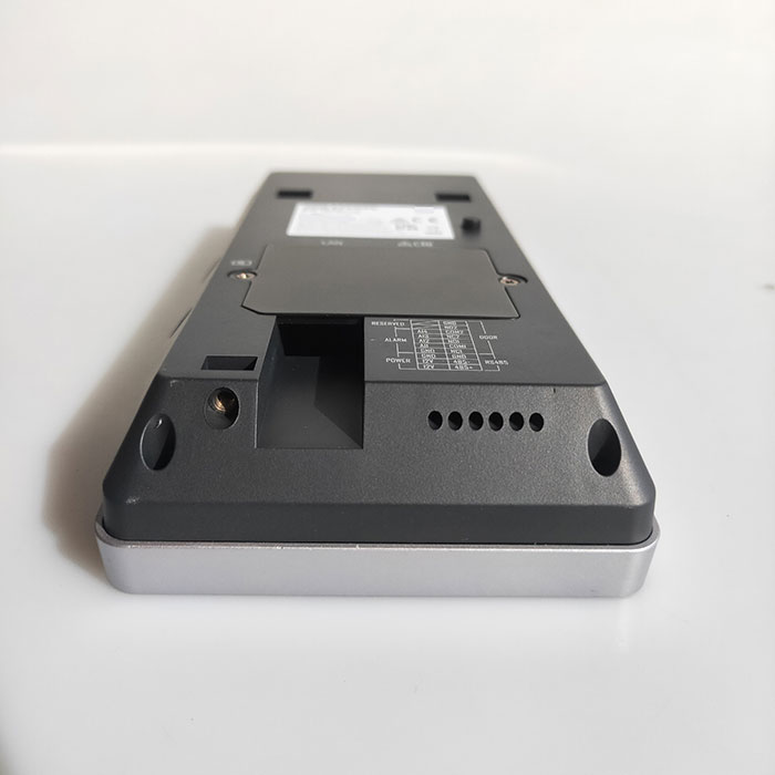 Nút bấm IP cổng tích hợp nhận diện khuôn mặt cao cấp HIKVISION DS-KV9503-WBE1 4 Nút bấm IP cổng tích hợp nhận diện khuôn mặt cao cấp HIKVISION DS-KV9503-WBE1 - Ảnh 4